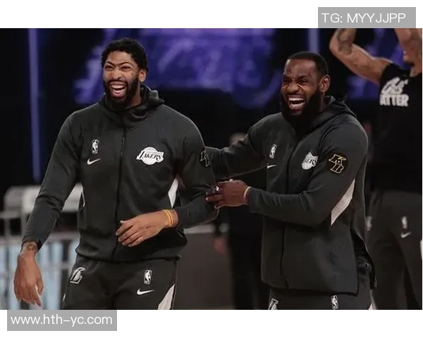 实况足球8中戴维斯的精彩表现与战术分析探讨