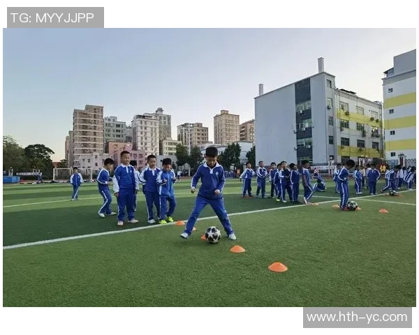 青少年足球特色学校助力青少年全面发展与体育素养提升的创新探索